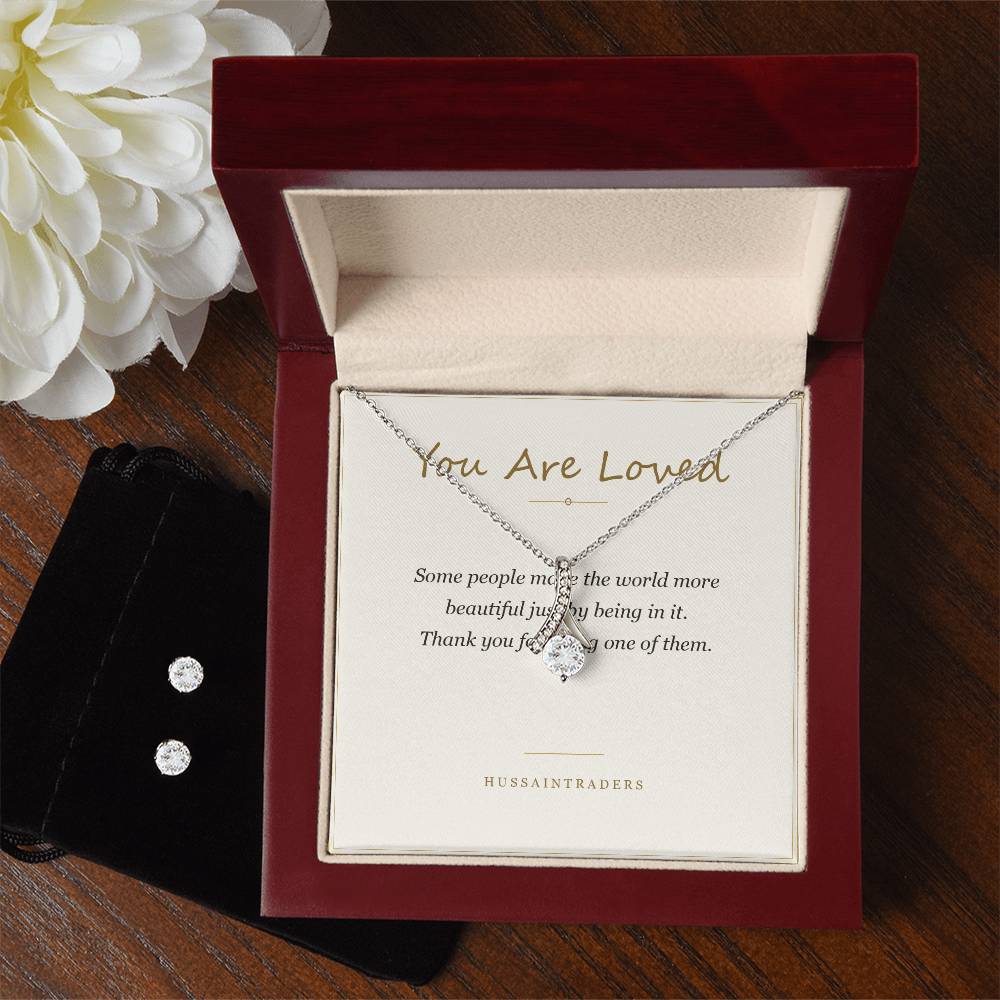 Alluring Beauty set and card in the mahogany Luxury Box | Alluring Beauty Necklace and Earring Set