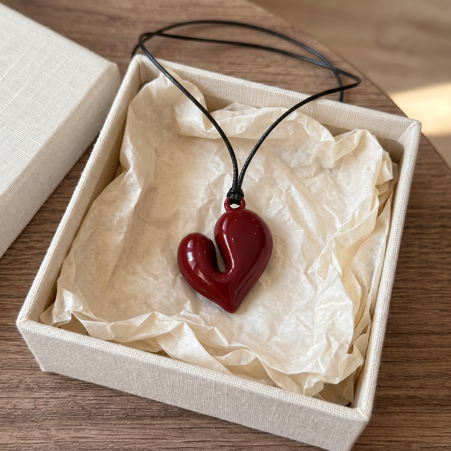 Vintage Heart Necklace — gift box